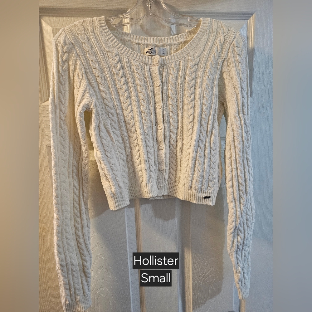 Easy Cable-Knit Crew Cardigan